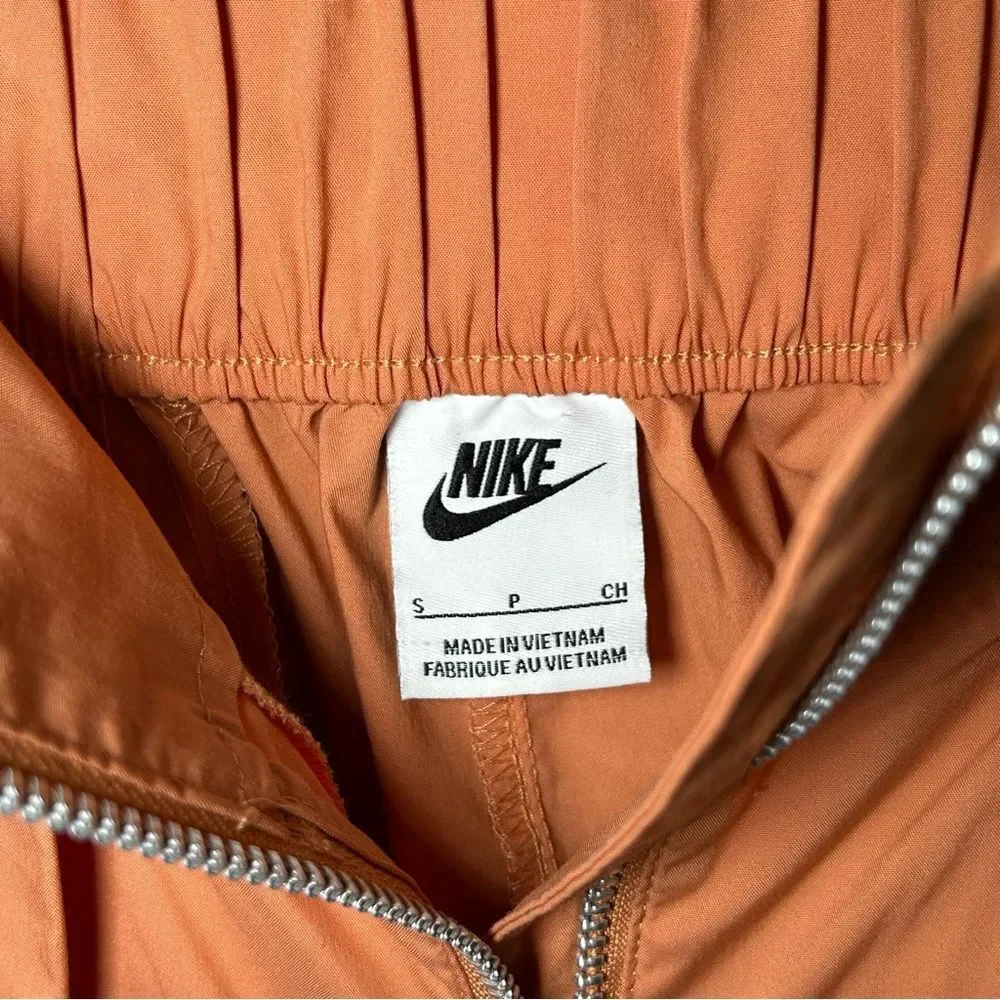 Nike Sportwear High Waist Loose Fit Wide Barrel Leg Woven Pants Women’s Small